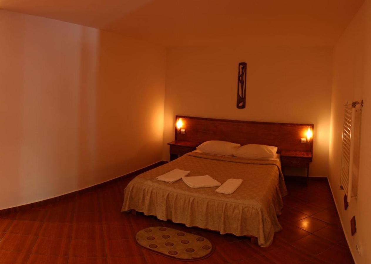 Albatros Hotel กาลาราช ภายนอก รูปภาพ
